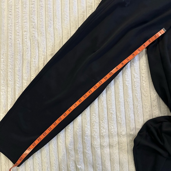 Men’s XL Under Armour Cold Gear Black Loose Fit Sweatpants - Picture 5 of 6